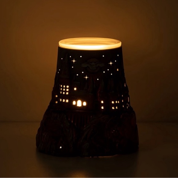 Harry Potter Hogwarts Scentsy Warmer - Picture 8 of 9